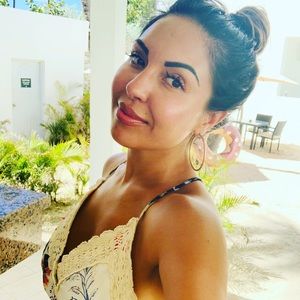 Meet your Posher, Sabrina